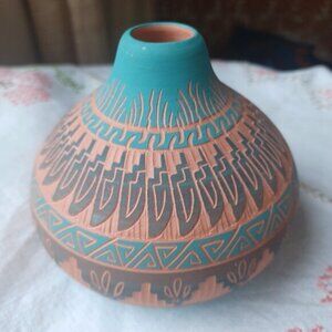 Terry Smith Navajo pot signed by artist